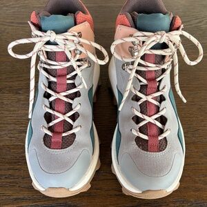 Universal Thread Women’s Lace-up Hiking Boots Size 7NWOT